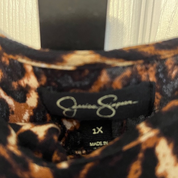 SALE! Bundle & Save 1X dress leopard print, thigh slit, side zip w/ adj straps - Picture 5 of 6